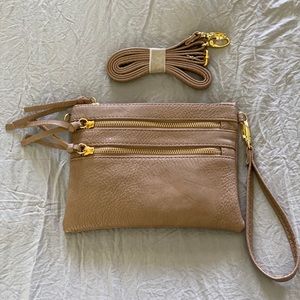 🌻EUC Wristlet/Crossbody purse